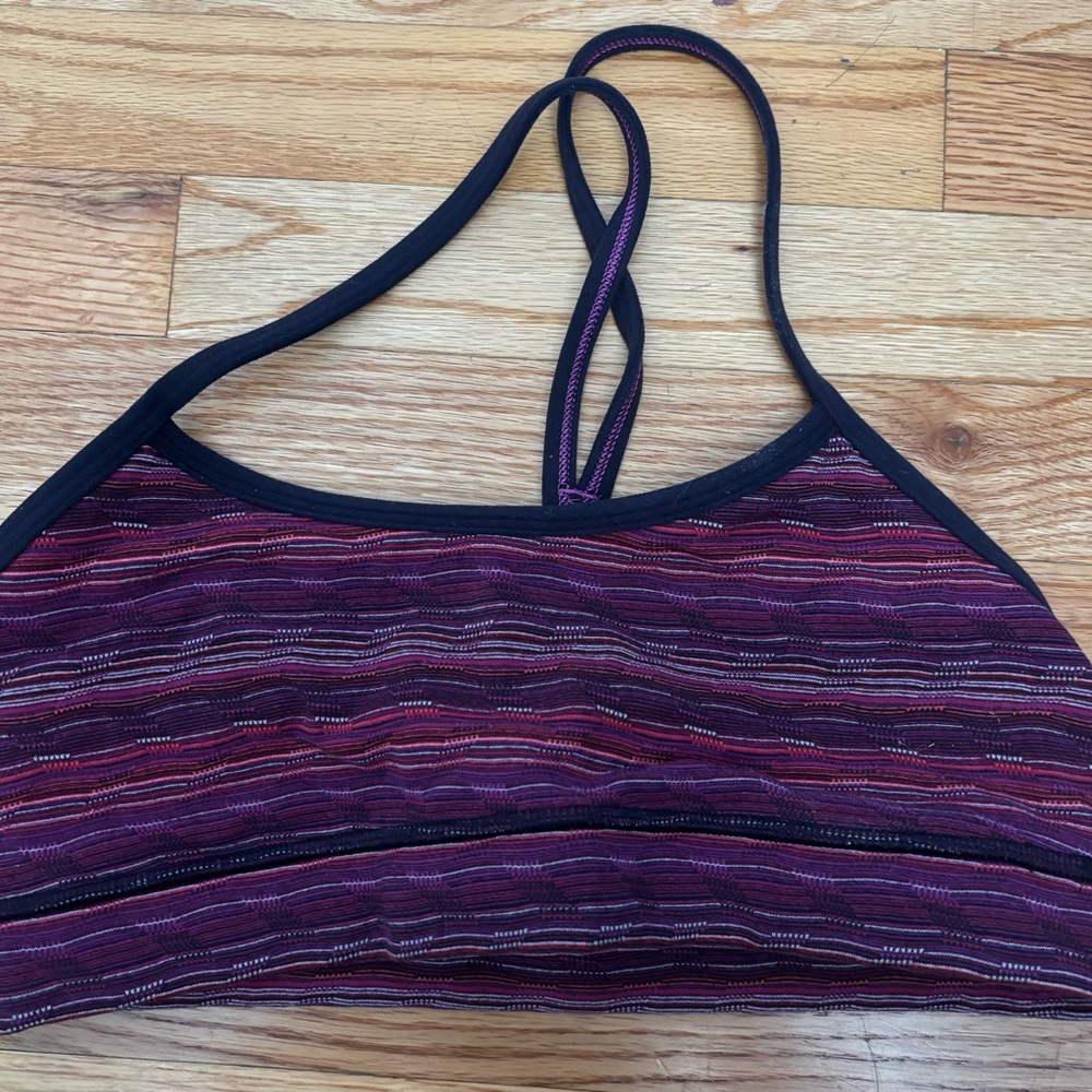 Lululemon sports bra